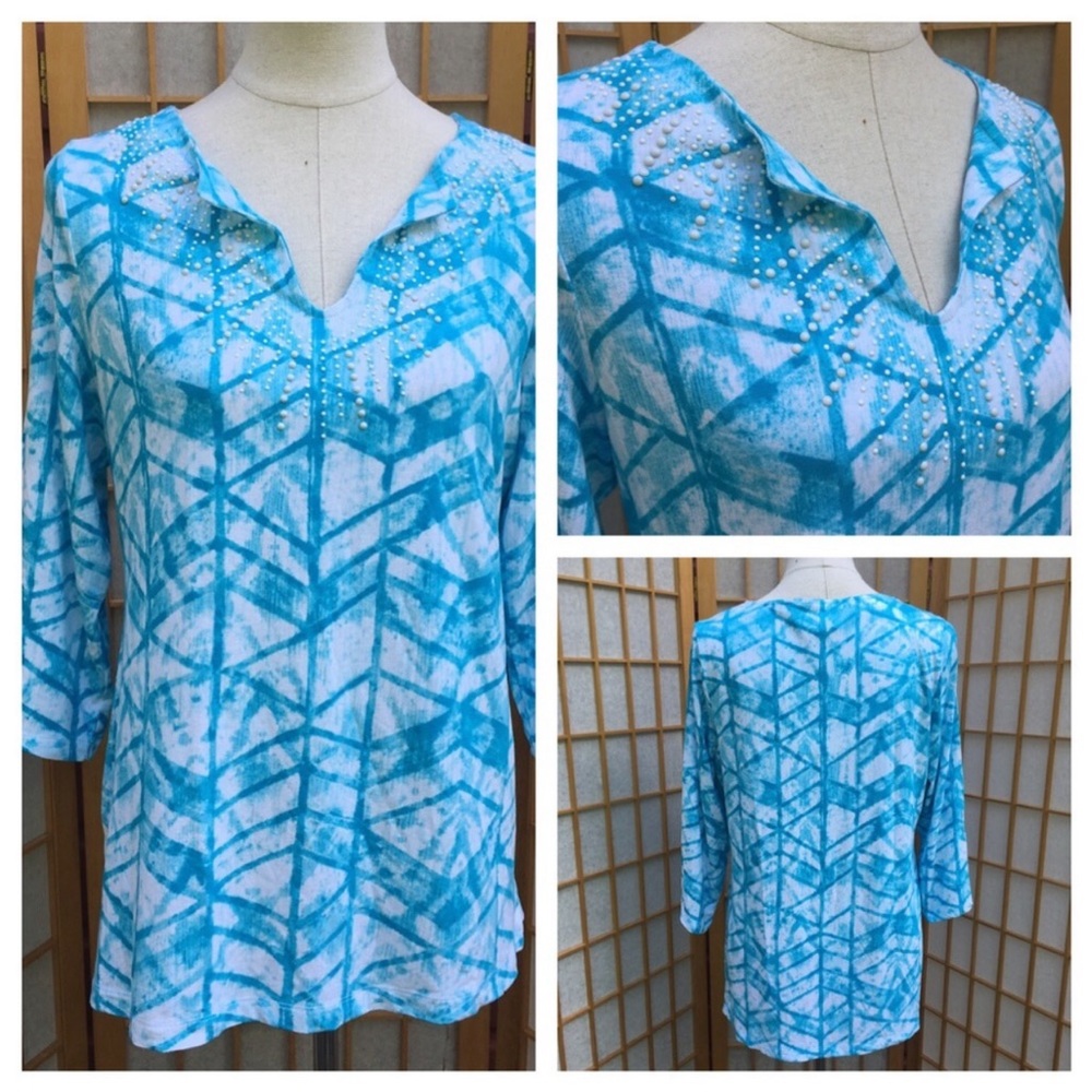 Chico’s Stretch Embellished Turquoise & White Print Top Chico’s SZ 1 (M/8)